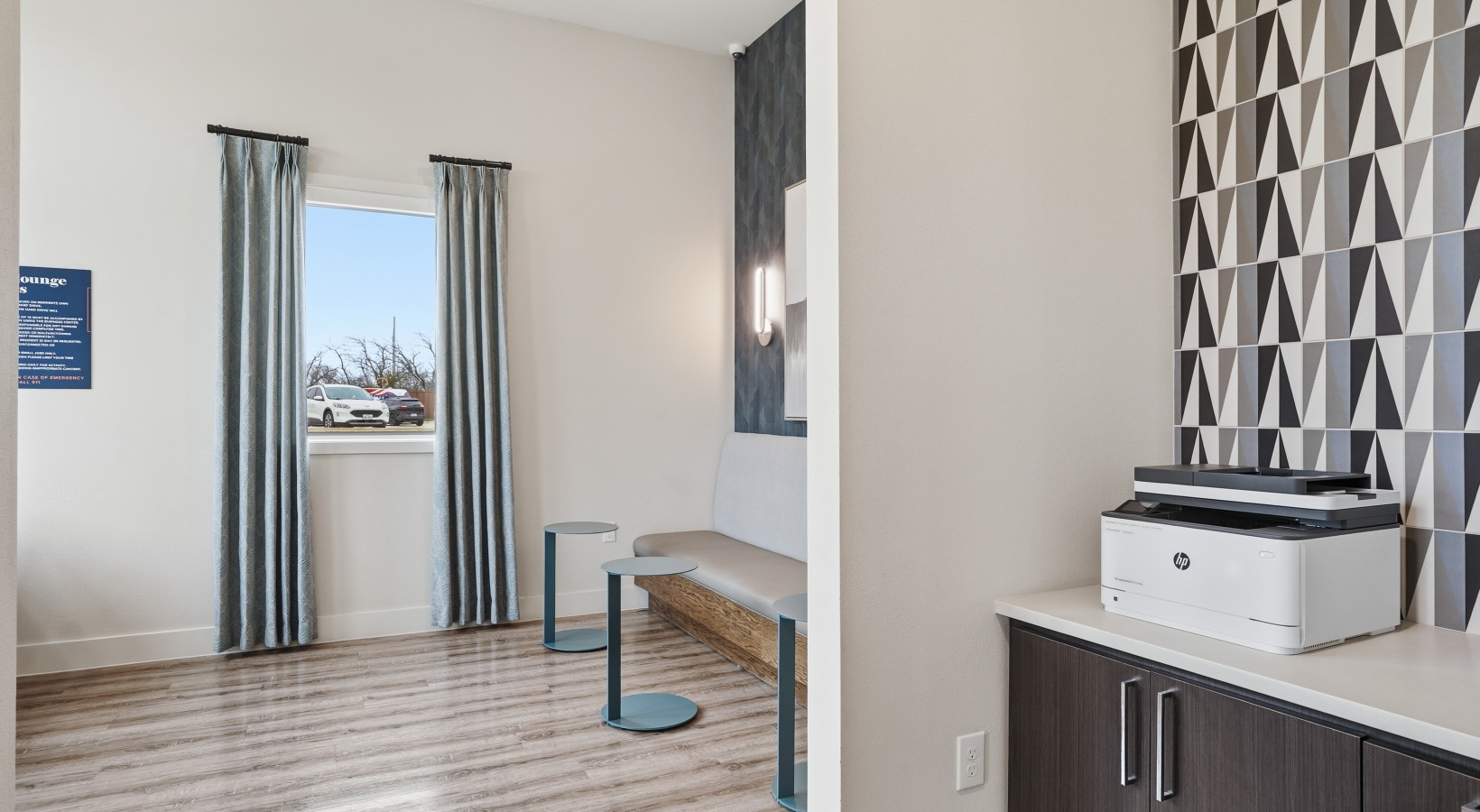WiFi lounge with printer