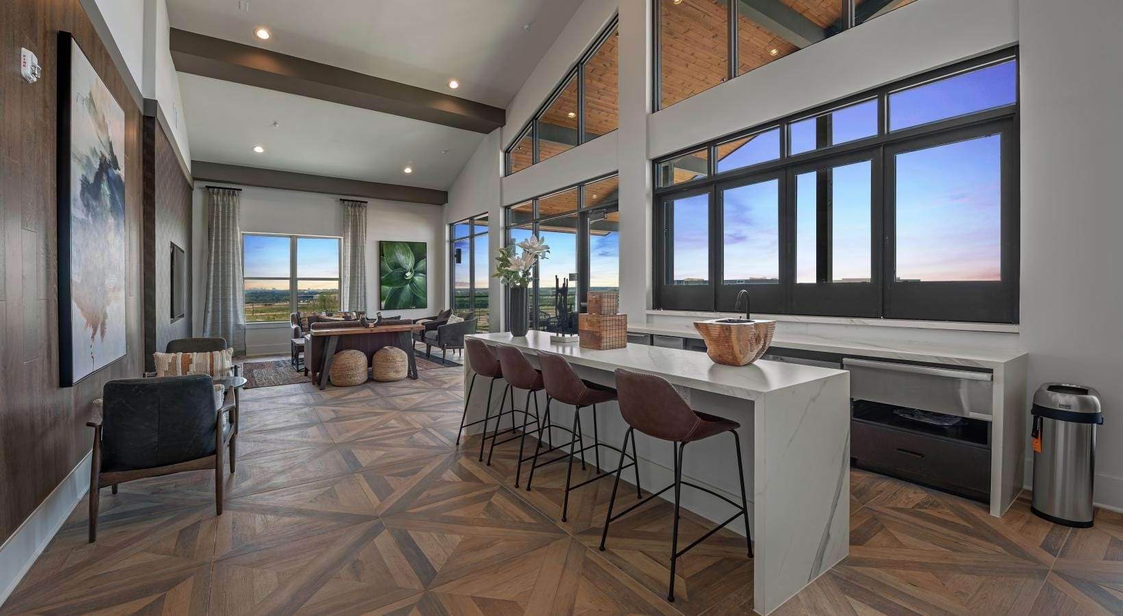 Resident clubhouse lounge and bar