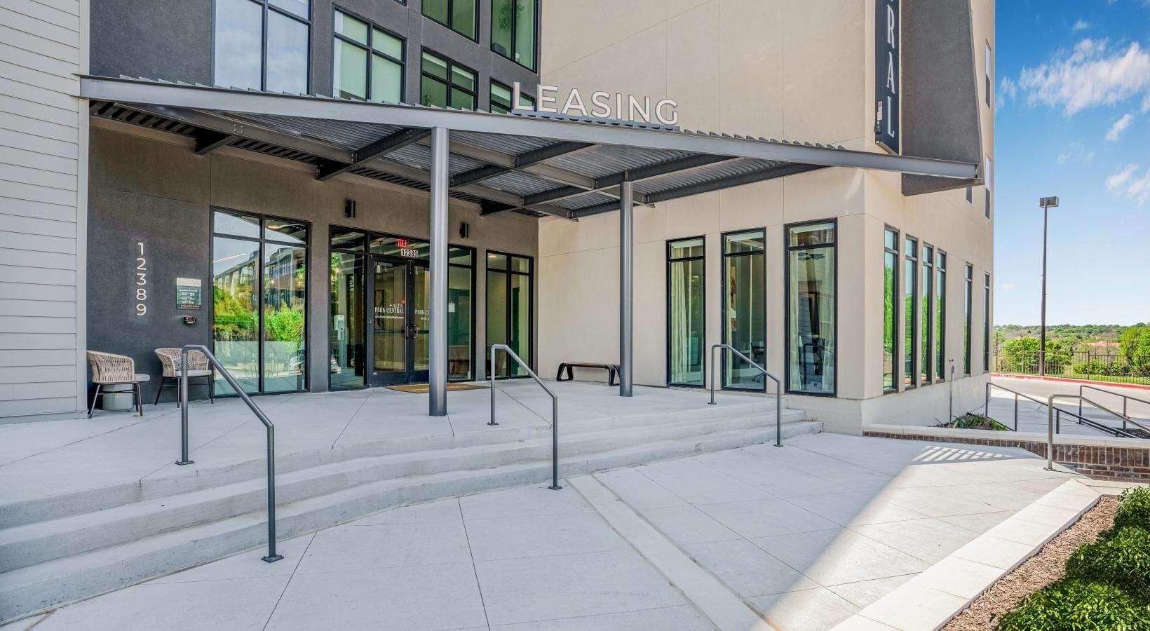 Leasing entrance