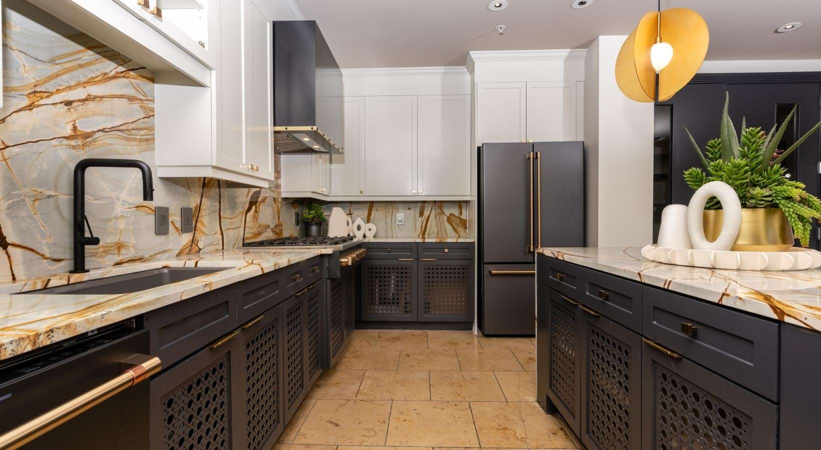 Gourmet entertaining kitchen in the Aqua Lounge