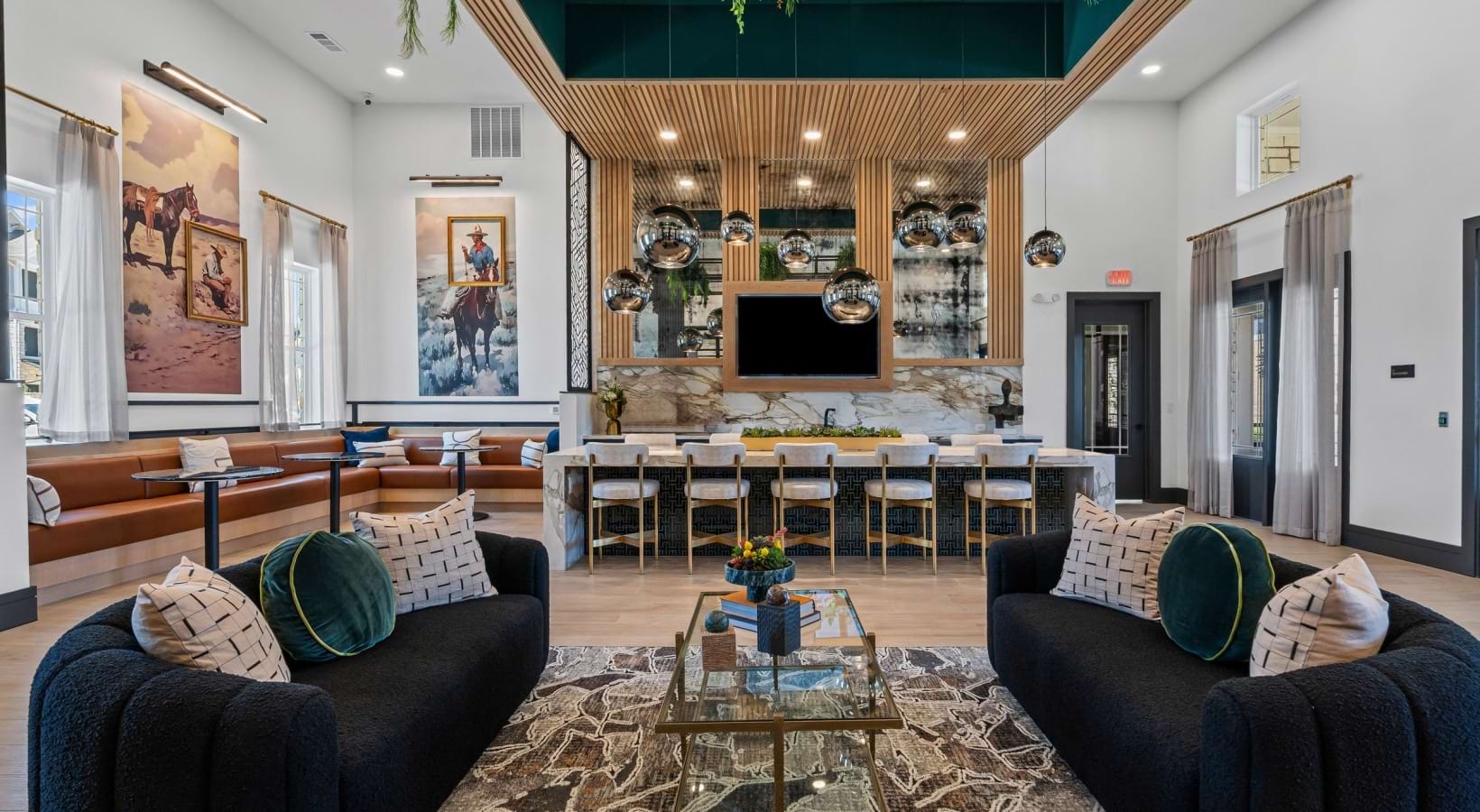 Resident lounge with entertainment bar