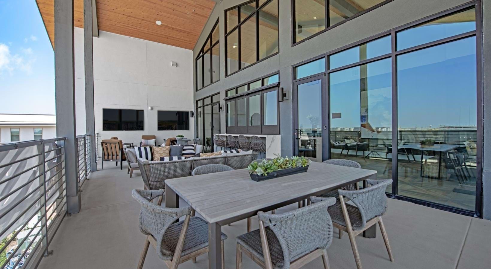 Sky lounge terrace dining