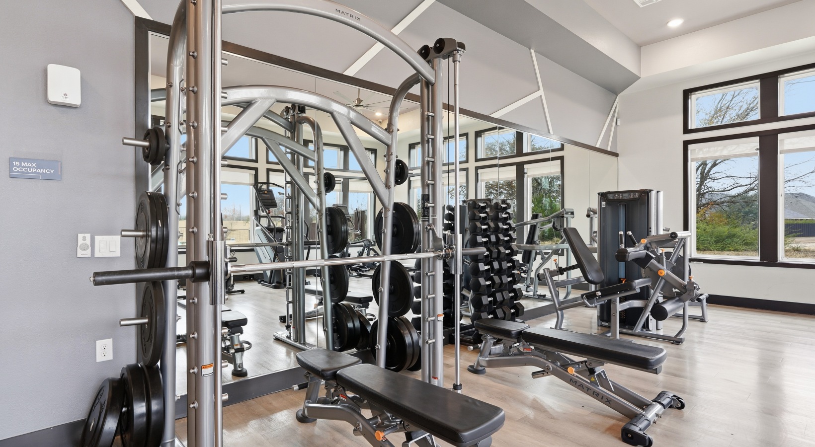 Free weights and bench press in the fitness center