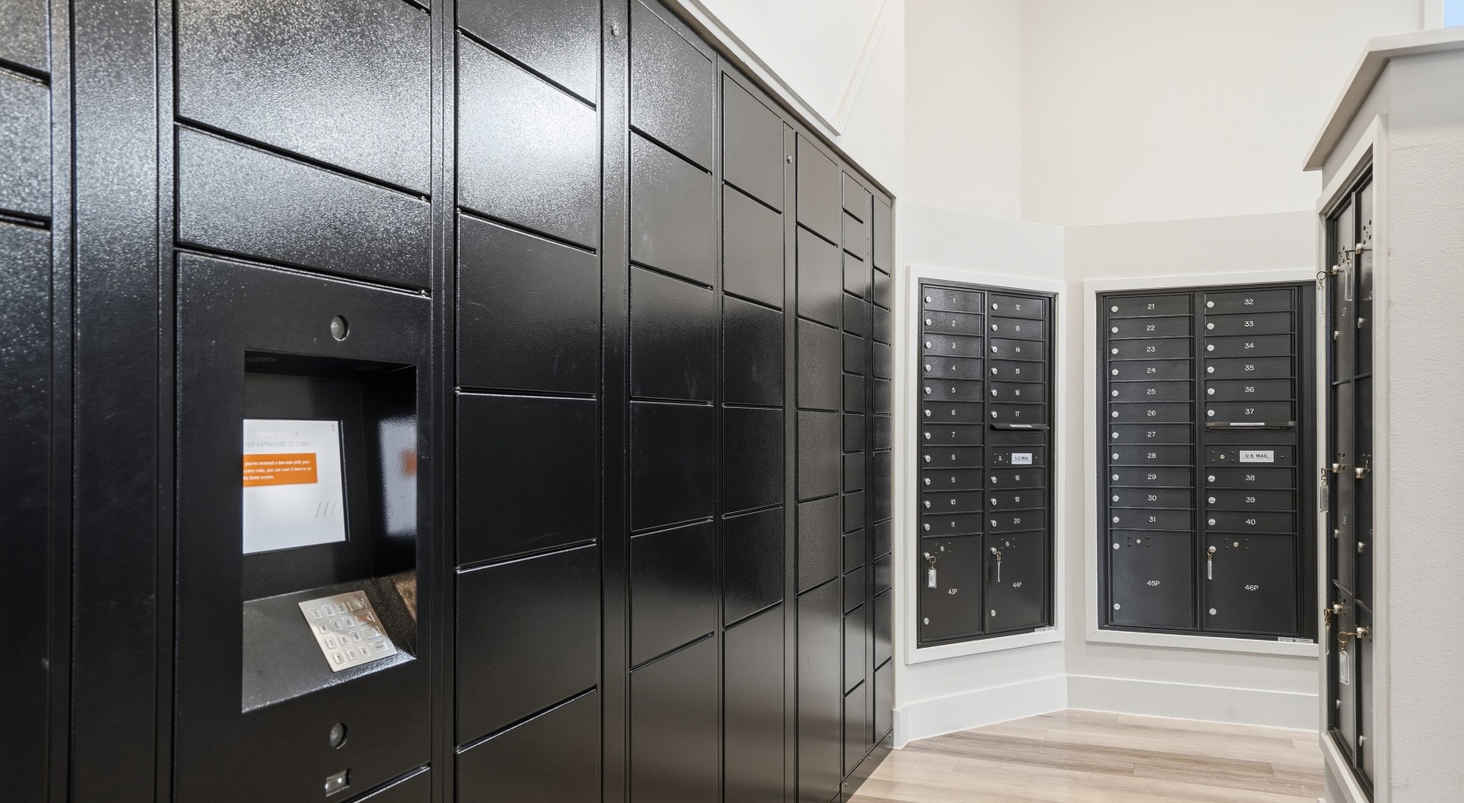 24/7 package receiving