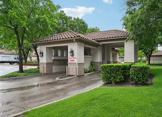 La Ventura Apartments