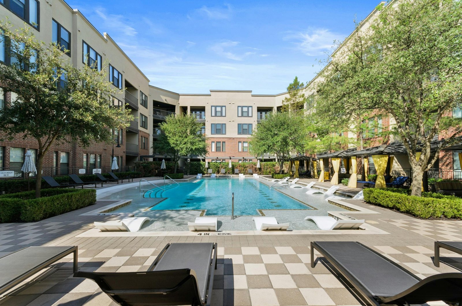 Pool at AMLI West Plano