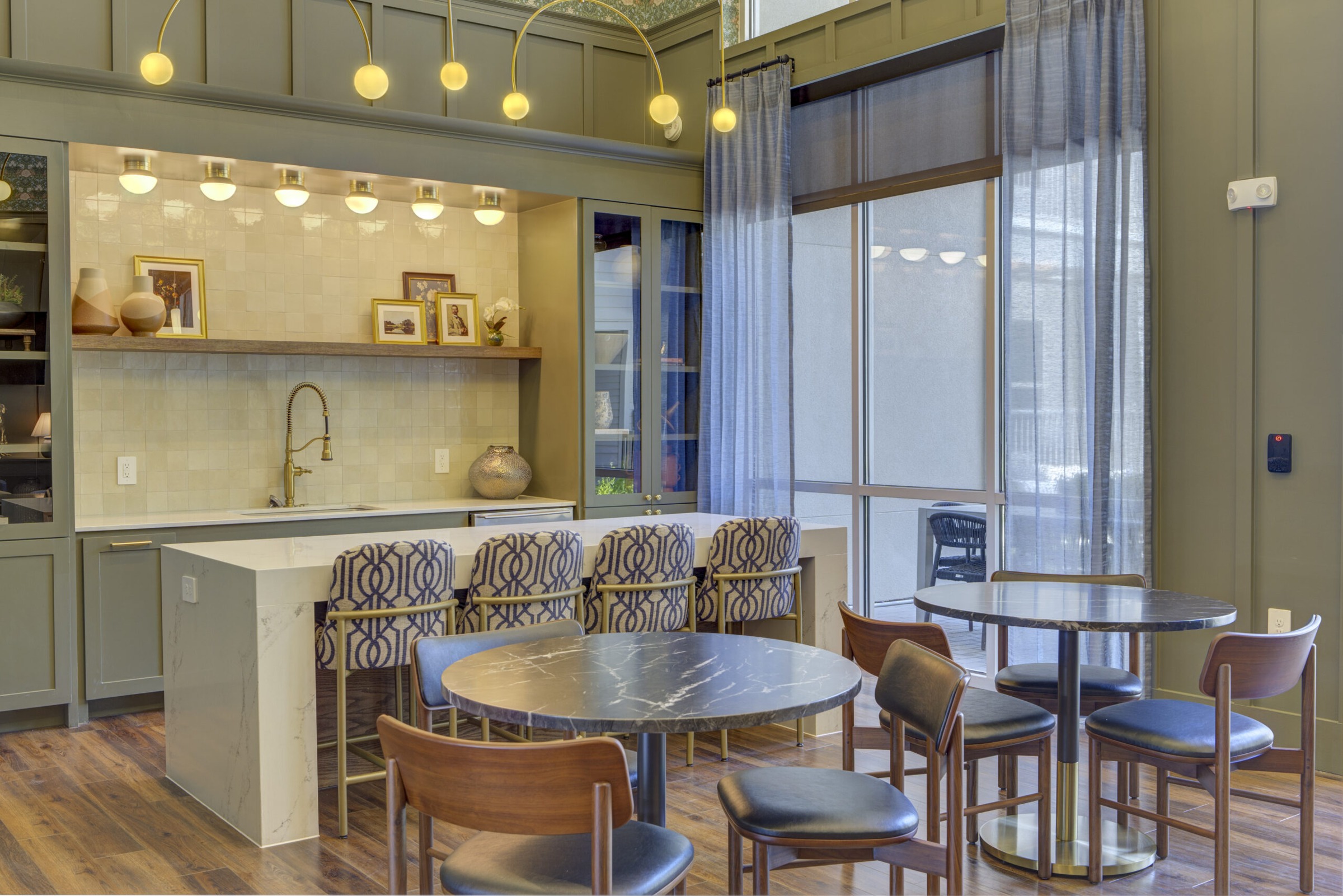 Resident Lounge at Alexan by the Galleria