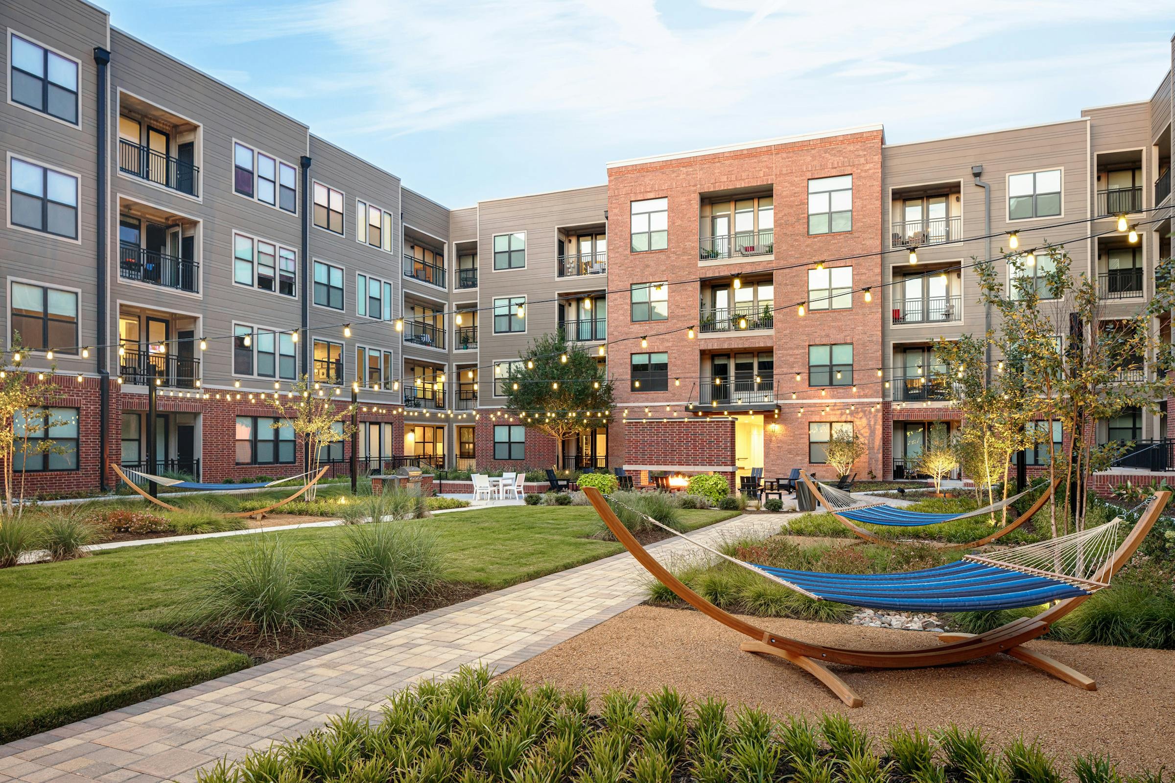 Courtyard 22 at AMLI Addison