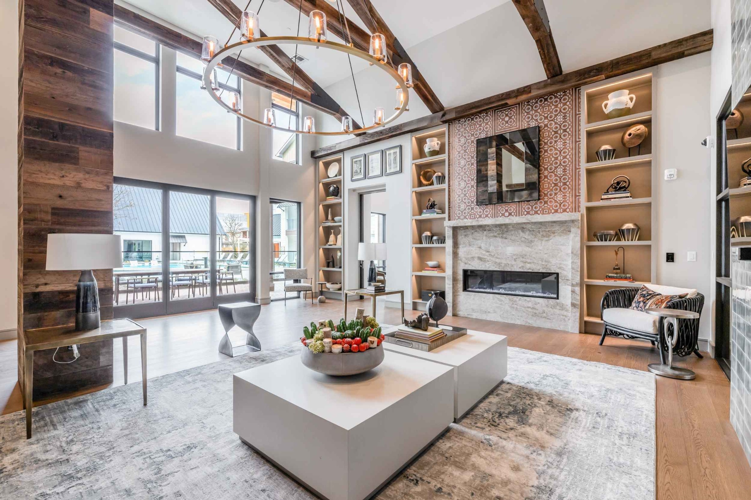 Atlas Crown - Clubhouse lounge with swimming pool views