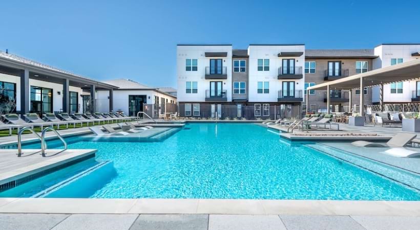 Alpine Village - Resort-inspired pool