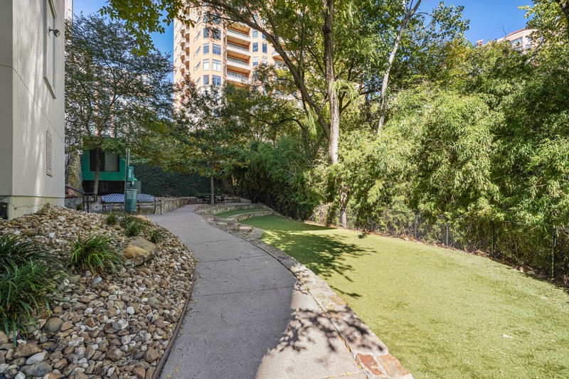 Cantabria at Turtle Creek - Landscaped walking path through the community