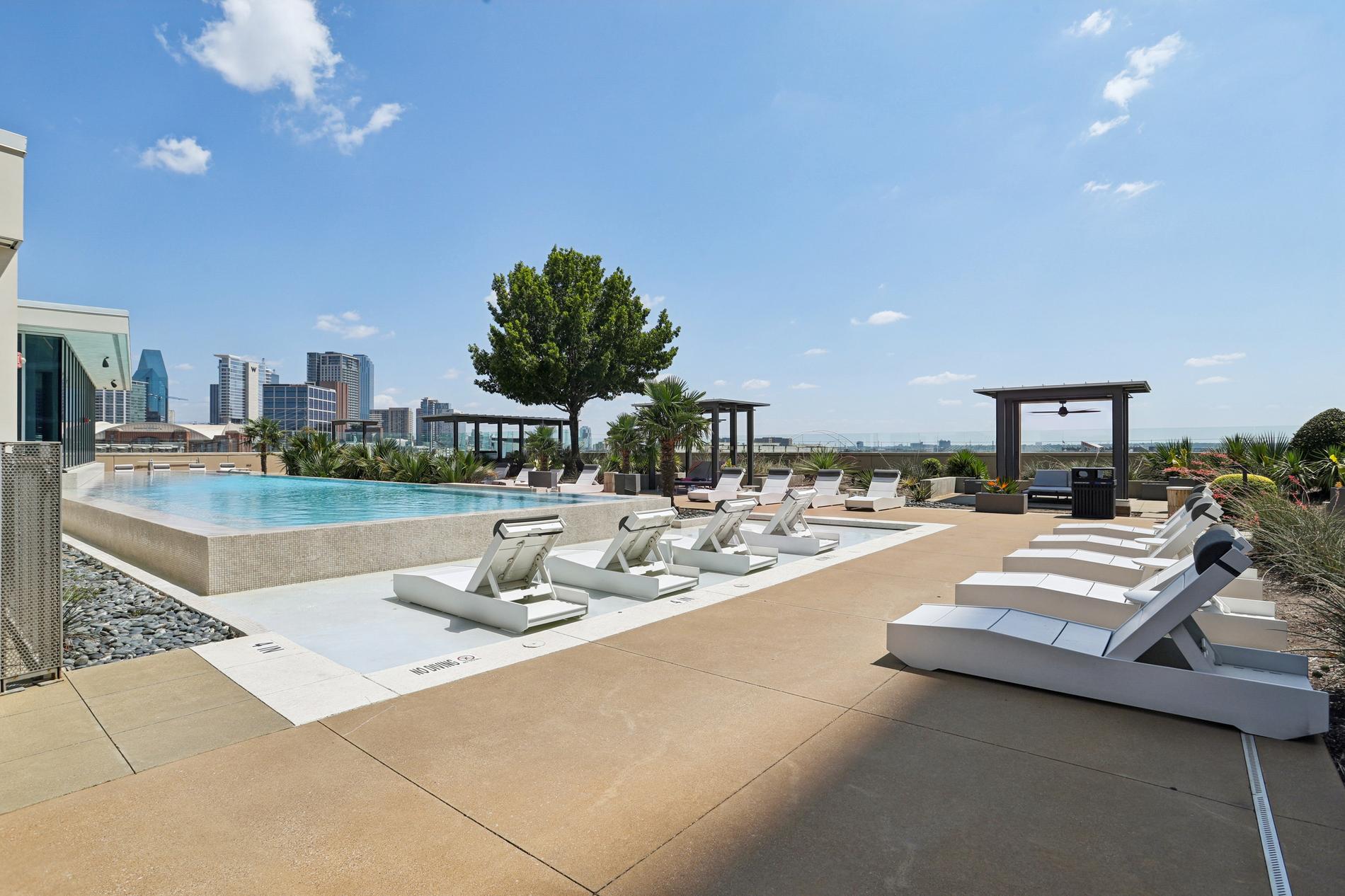 Infinity-edge pool and lounge deck at 1400HiLine