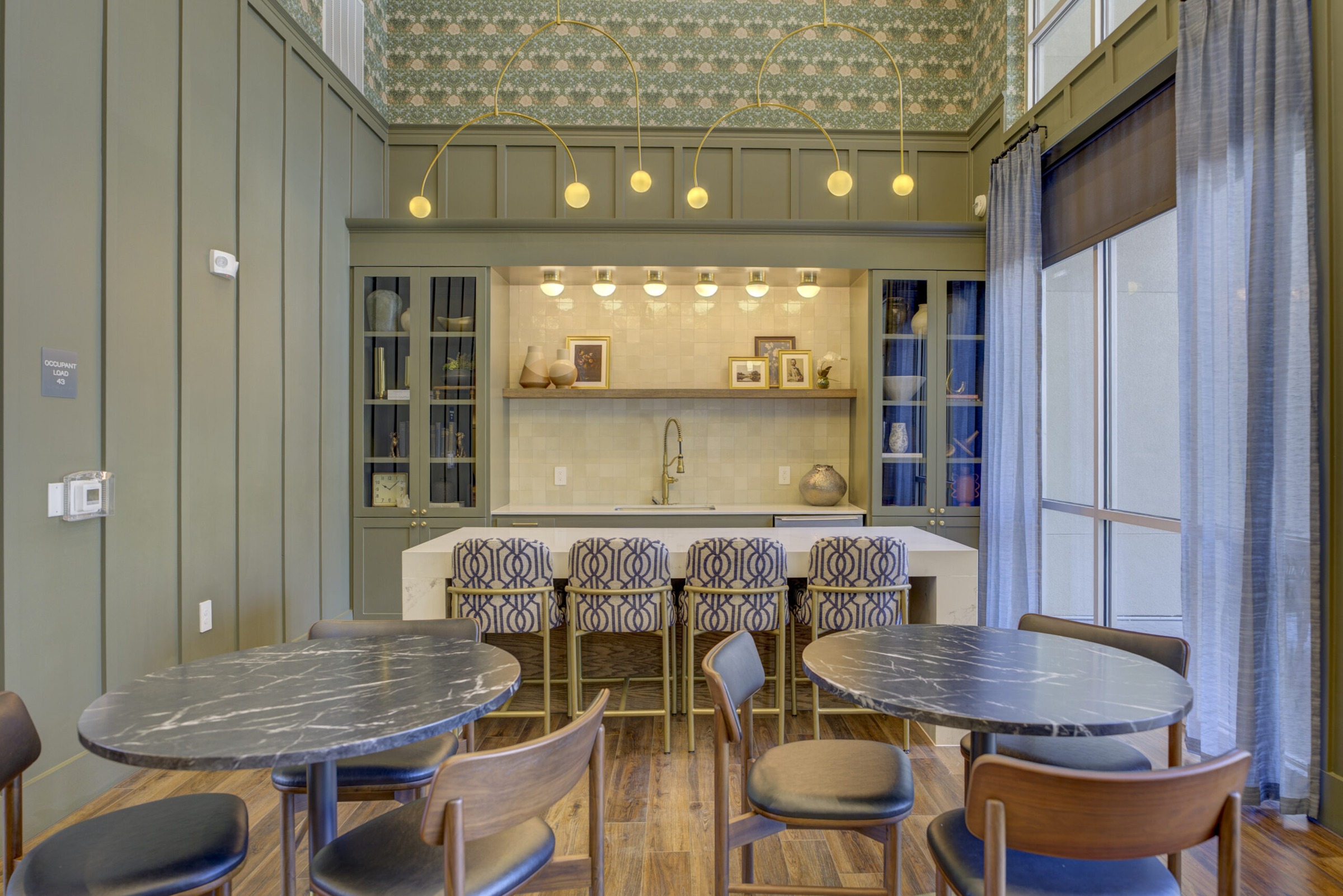 Resident Lounge at Alexan by the Galleria
