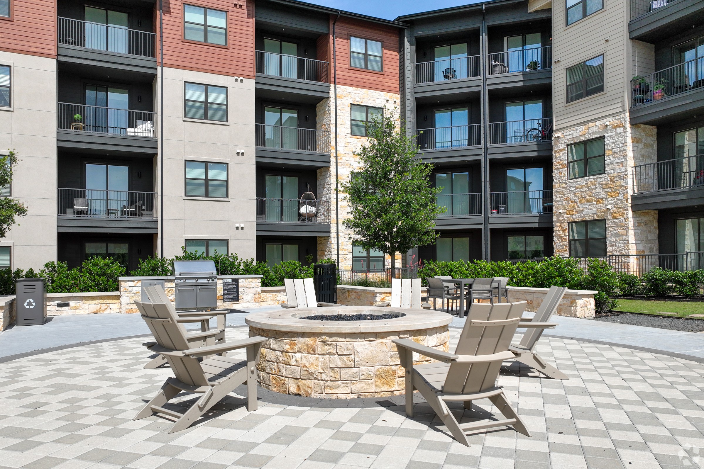 Outdoor Firepit Patio