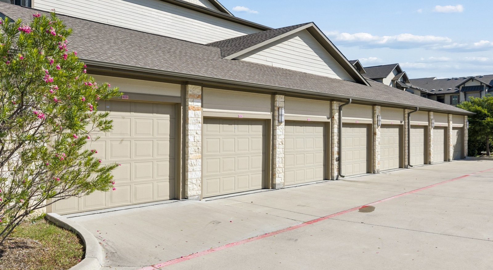 Garages at Alders Rockwall