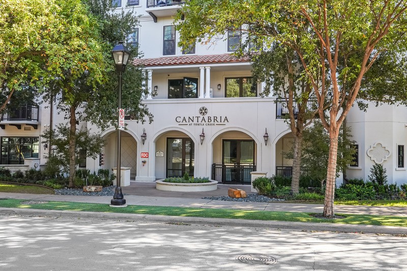 Cantabria at Turtle Creek - Cantabria at Turtle Creek street-side building exterior
