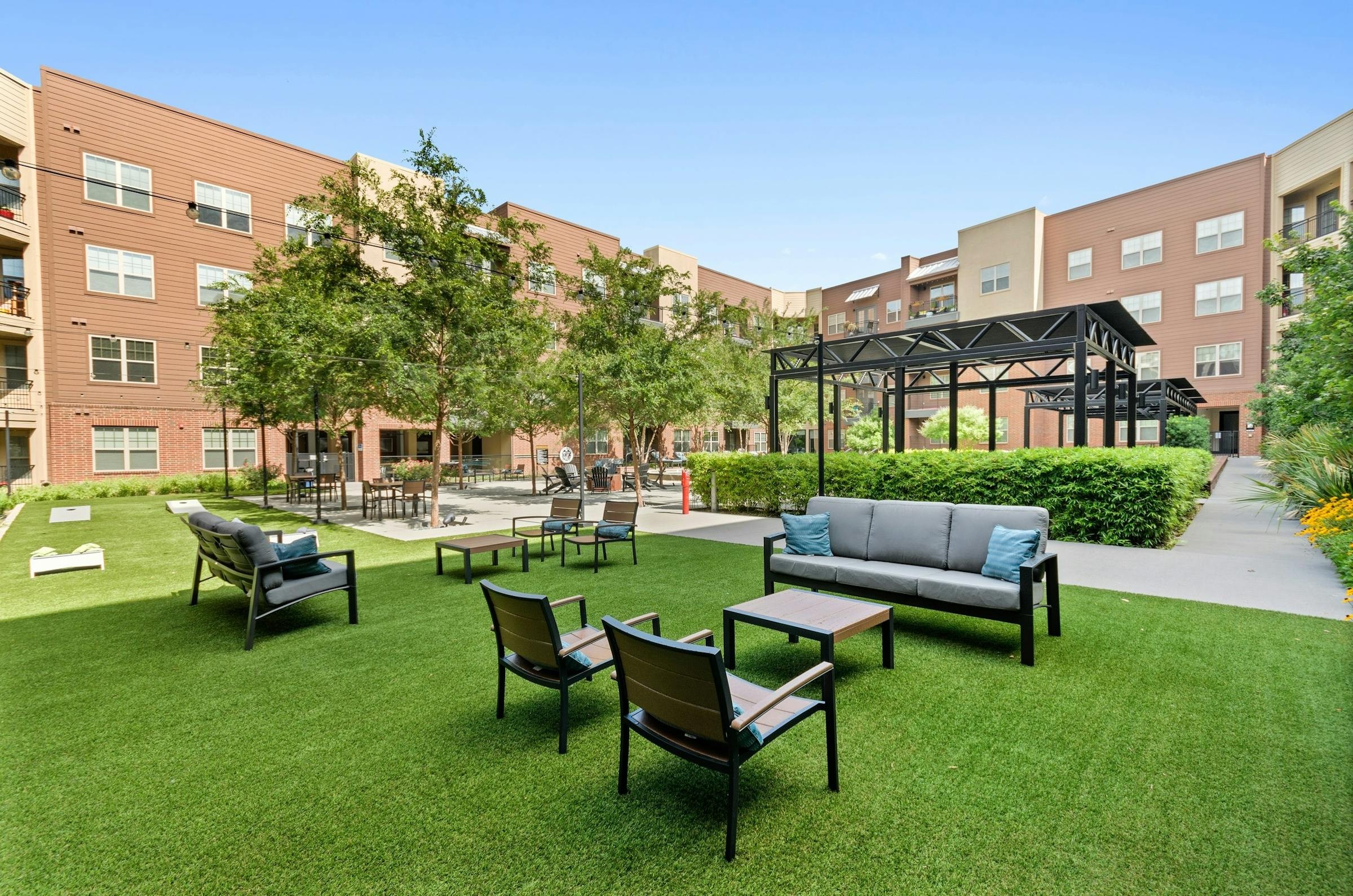 Courtyard at AMLI Grapevine