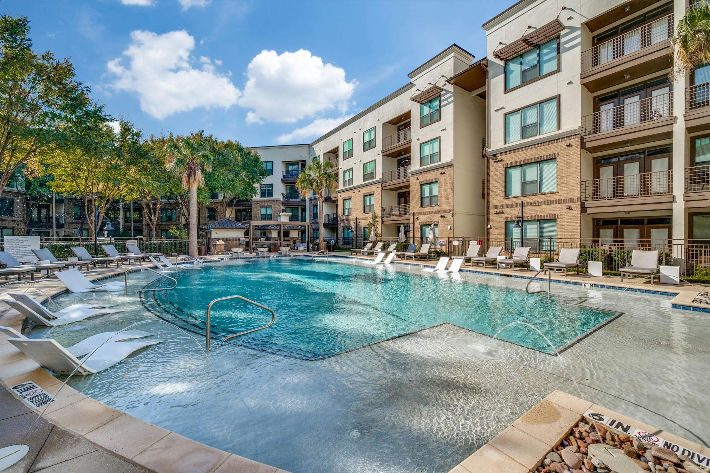 Pool 10 at AMLI at the Ballpark