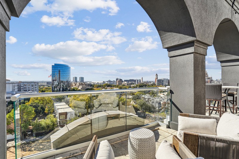 Cantabria at Turtle Creek - Uptown Dallas views from the community terrace