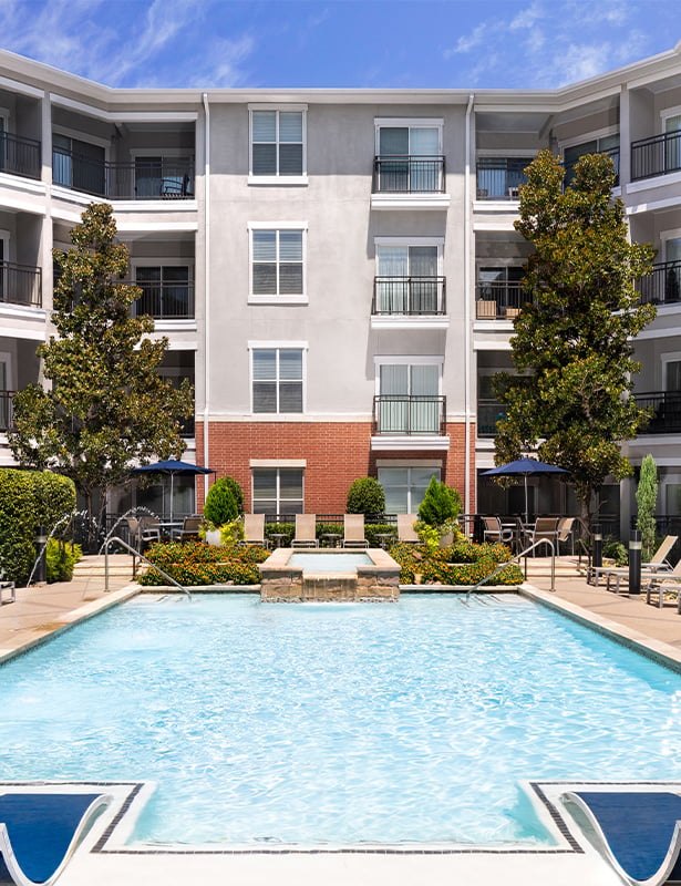Brick Row Apartments - Downtown Dallas Apartments - swimming pool at Brick Row Apartments