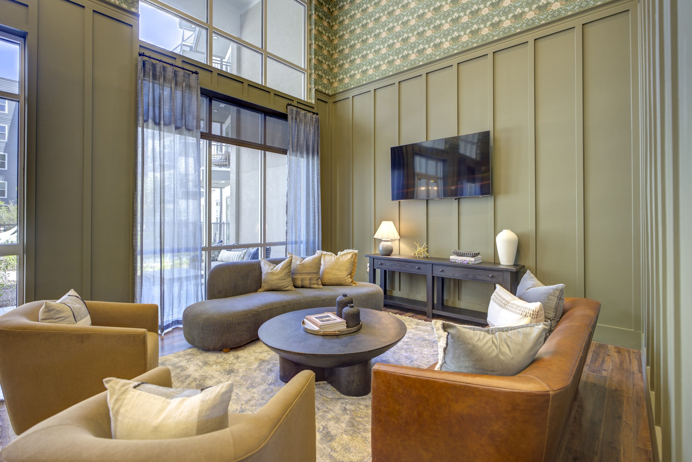 Resident Lounge at Alexan by the Galleria