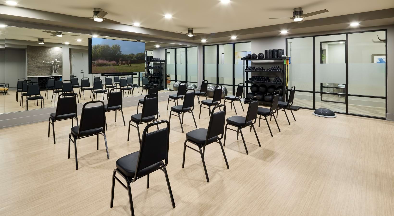 Avenida Carrollton - Fitness Center