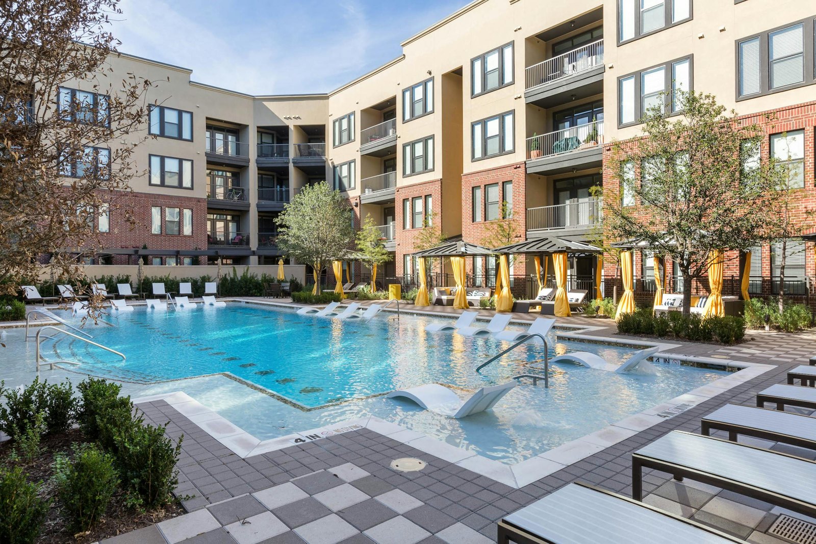 Pool at AMLI West Plano
