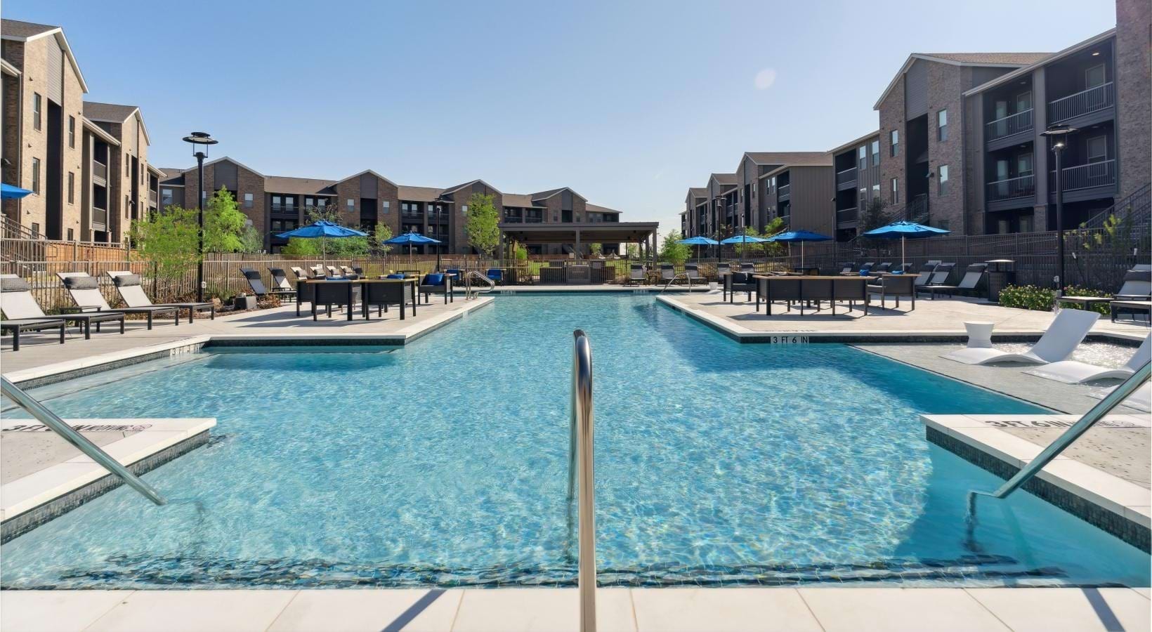 Alta Marine Creek - Sparkling swimming pool