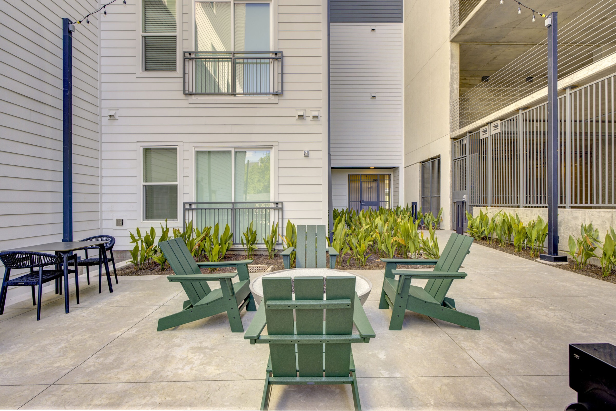 Courtyard at Alexan by the Galleria