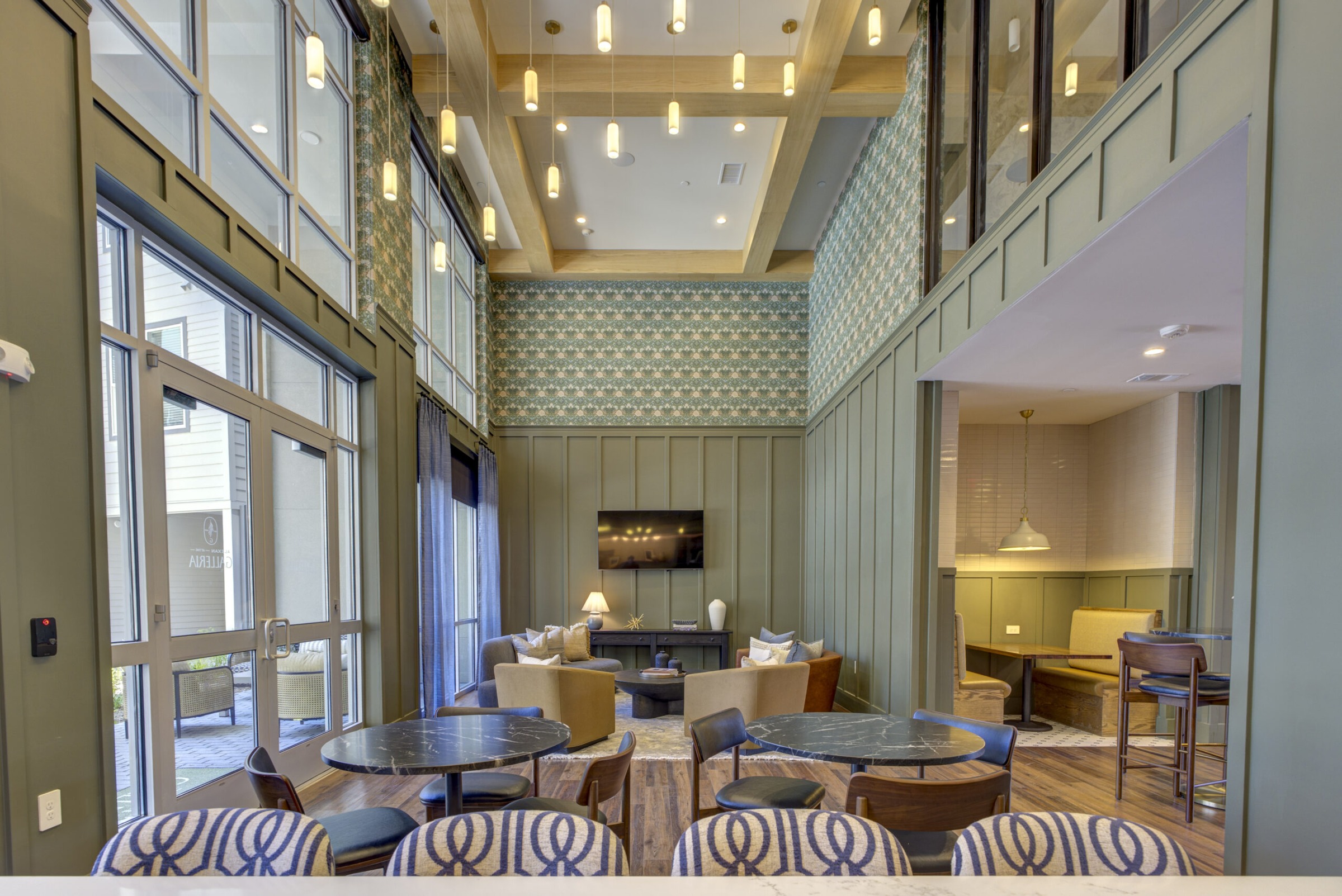 Resident Lounge at Alexan by the Galleria