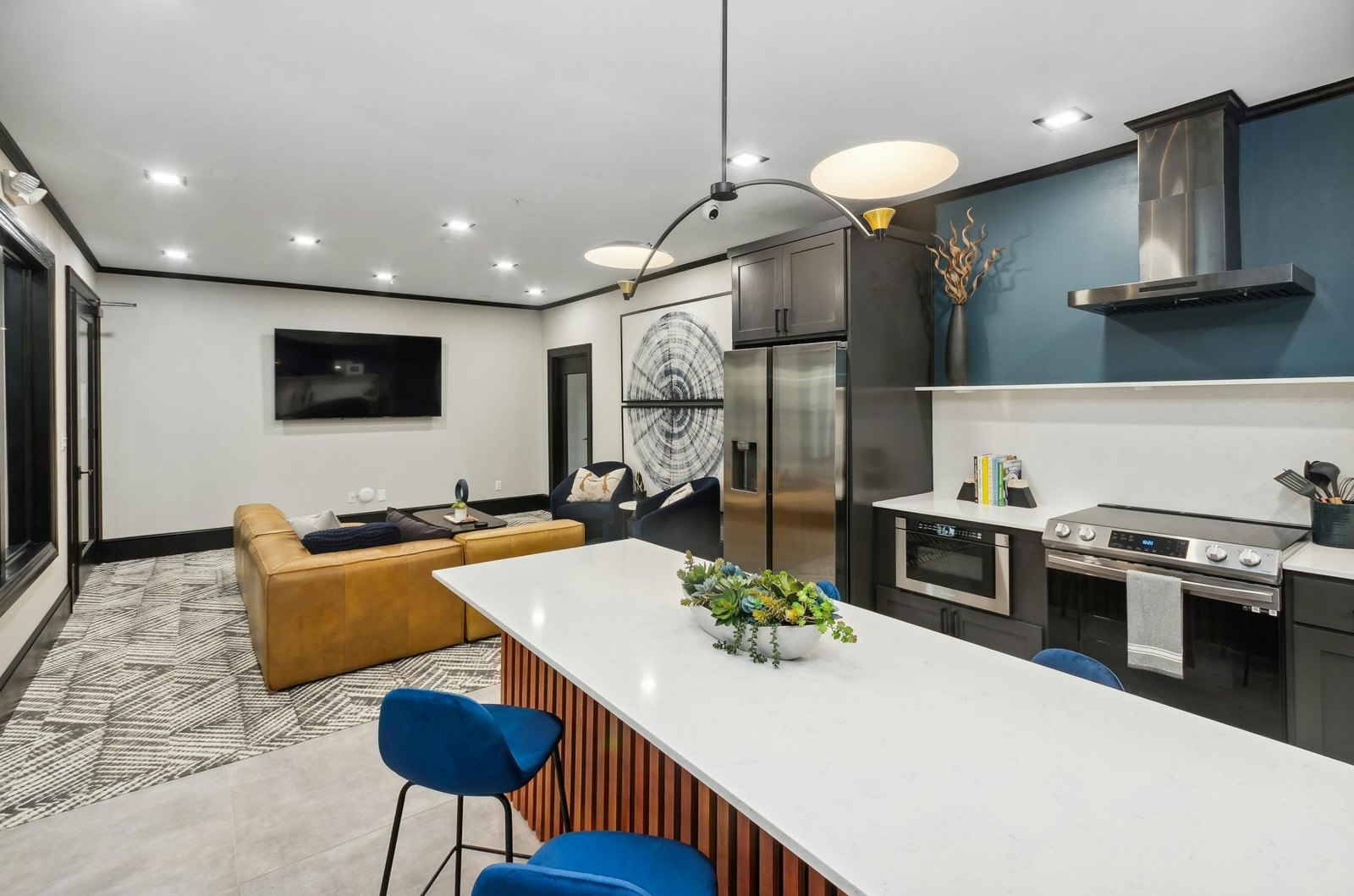 Lounge Kitchen at AMLI Campion Trail