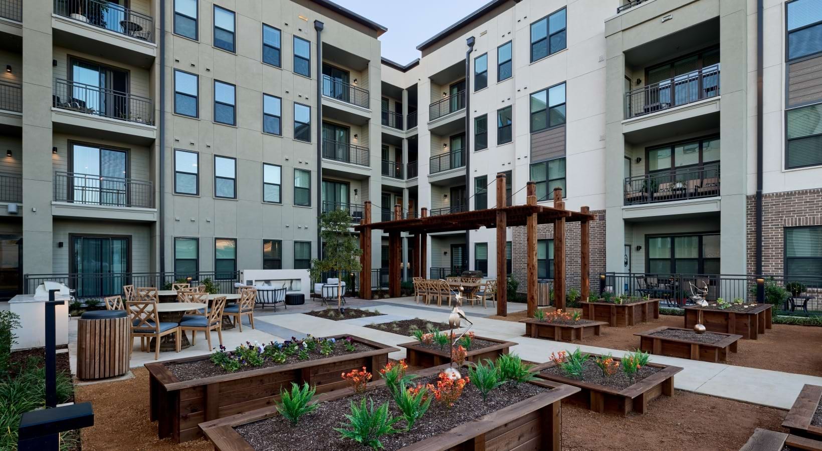 Avenida Carrollton community photo