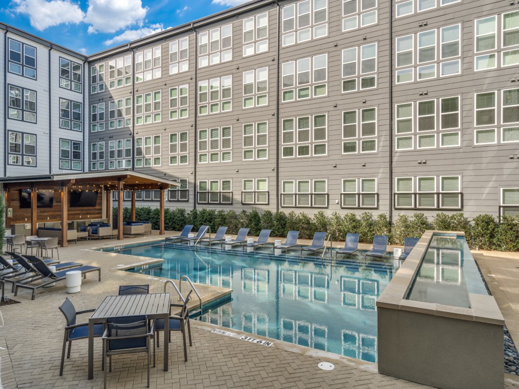 Bent Tree Lofts - Custom Timber Pool Pavilion Guest Area with Grilling Station