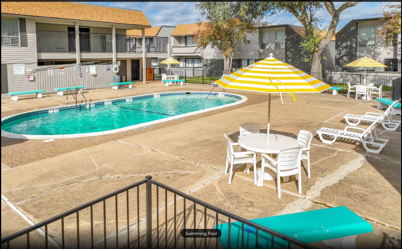 Swimming pool at Arise Carrollton